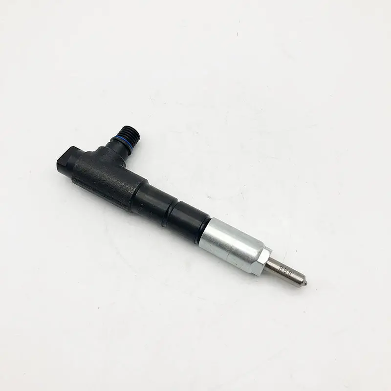 7020613 7000724 Fuel Injector For Kubota V3800 V3800t V3800di-Te3 Diesel Engine 1