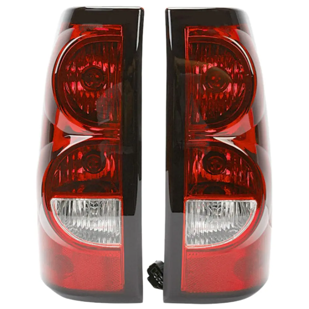 Chevy Silverado 1500 Rear Tail Light Assembly 2003–2006 1