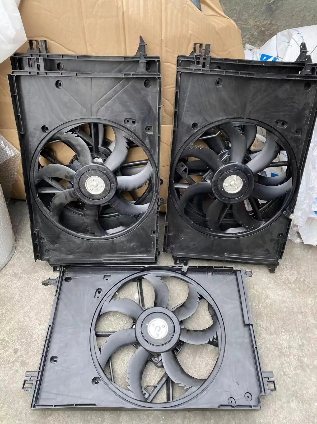 16360-F0020 Fan Assembly For Toyota Rav4, Camry Hybrid 16360-F0020 1