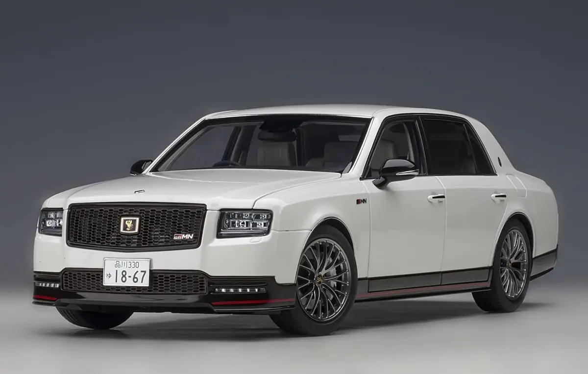 Toyota Century Grmn Sedan 1/18 Scale Diecast Model Car (White) 1