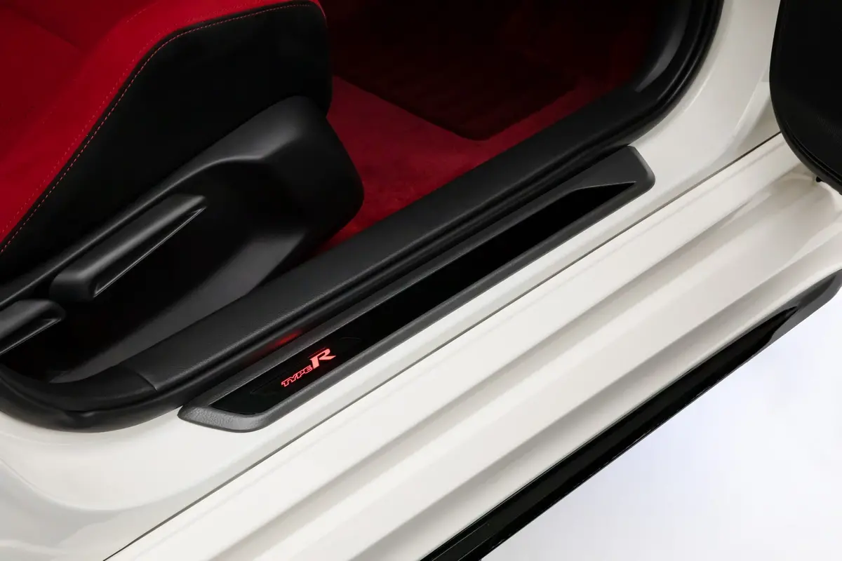 Genuine Honda 2023+ Civic Type-R Fl5 Door Sill Trim - Illuminated 1